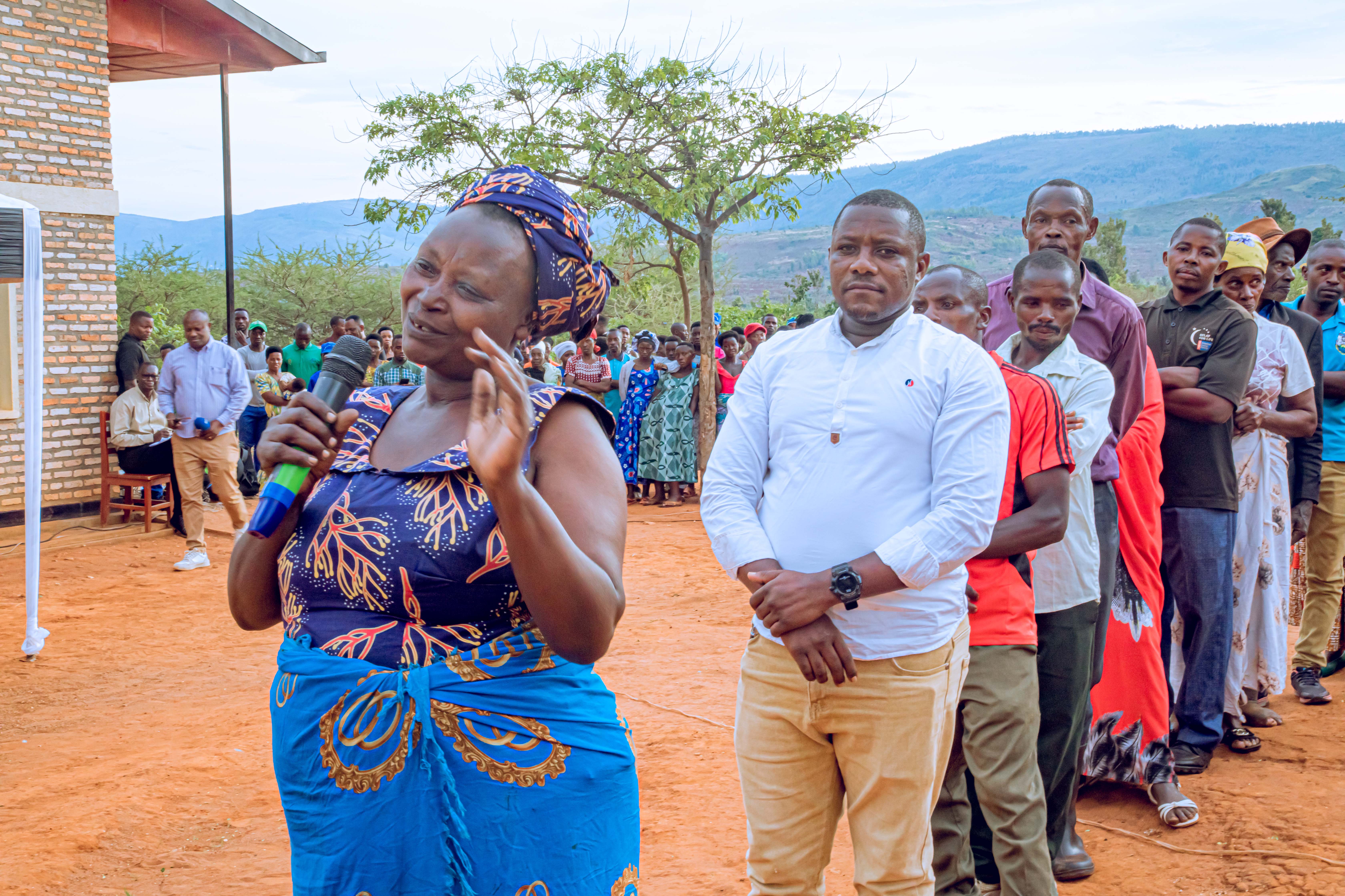 Mukamana Vestine yari ari gutanga ikifuzo abona cyashyirwa mu igenamigambi ry'uwamaka wa 2026/2027, mu ifito ubona ko yishimye kuko yabanje kugaragaza ko n'icyo yari yaratanze mbere cy'ivomo cyitaweho